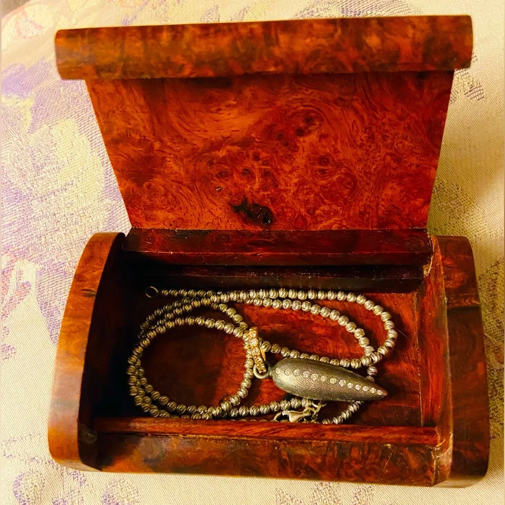 Handmade hinged small wooden box, perfect for your rings, earrings or necklace